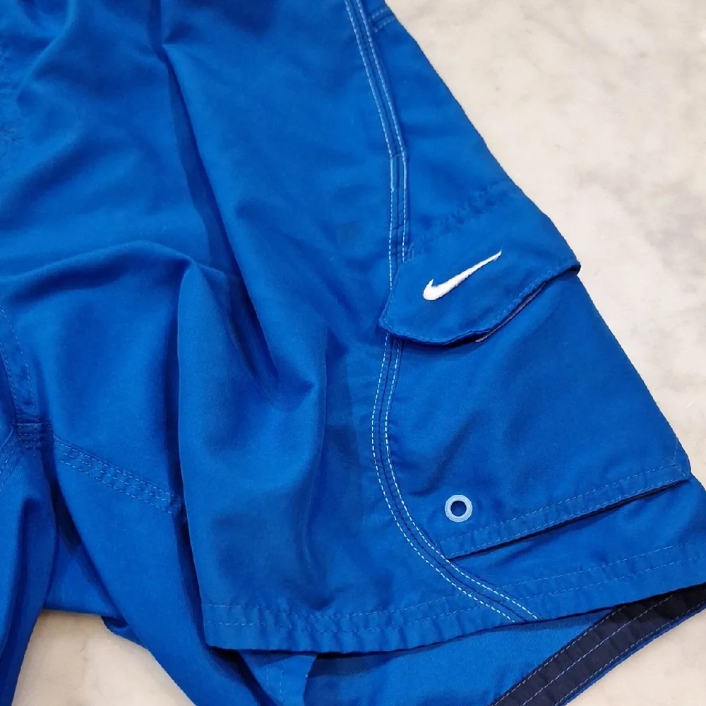 Nike Blue Swim Suit Trunks Sz Med Athletic Shorts Lightweight Performance Surf‎